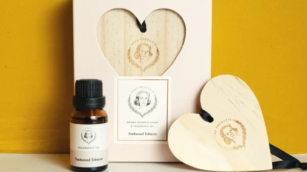 Wooden Heart Aroma Tag with Essential Oil